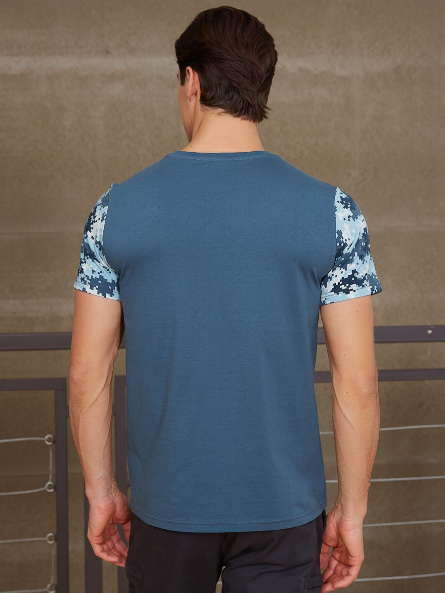 223 Футболка мужская